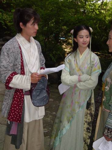 Interview with Liu Yifei and Hu Ge (2005)